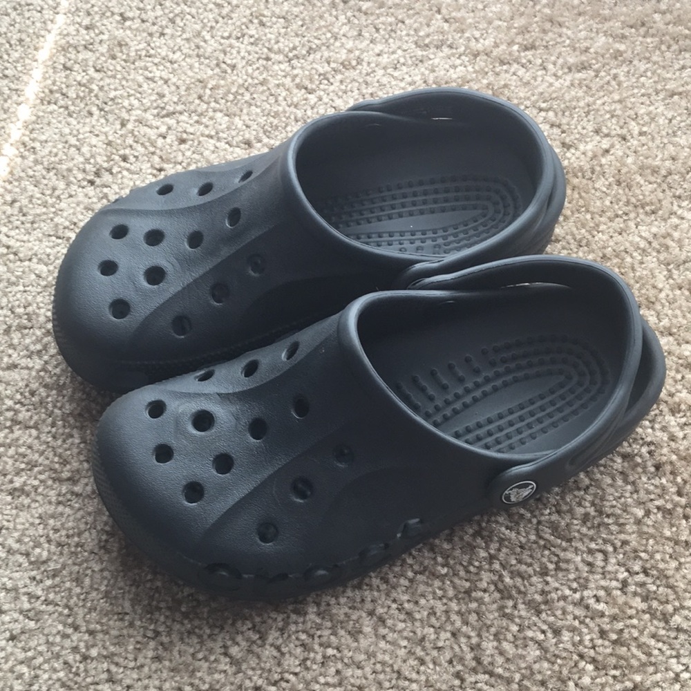 Black Crocs